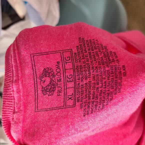 NWT men's Fruit of the loom pink v neck tshirt size xl - Picture 6 of 6